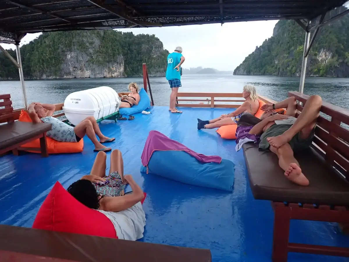 Raja Ampat Liveaboard Itinerary: Wayag, Dampier Strait & Misool Routes Explained